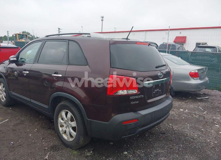 Photo 16 of 2013 Kia Sorento LX (VIN 5XYKT3A63DG321079)