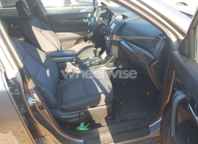 Photo 5 of 2013 Kia Sorento LX (VIN 5XYKT3A63DG339792)