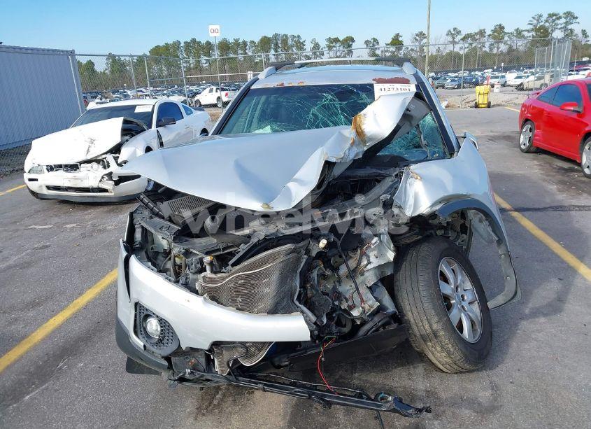 Photo 12 of 2013 Kia Sorento LX (VIN 5XYKT3A63DG381816)