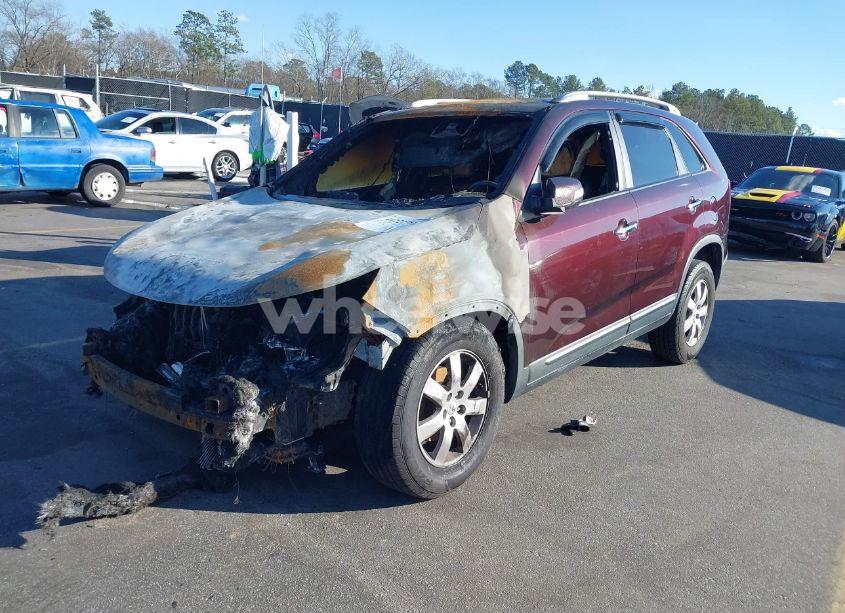 Photo 2 of 2013 Kia Sorento LX (VIN 5XYKT3A63DG386238)