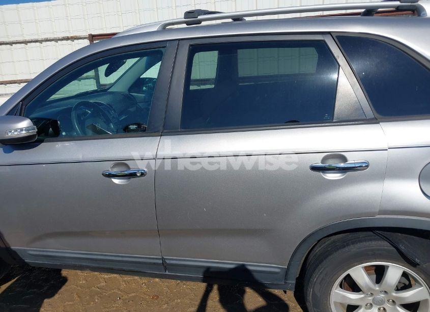 Photo 15 of 2013 Kia Sorento LX (VIN 5XYKT3A63DG424793)