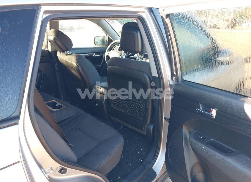 Photo 8 of 2013 Kia Sorento LX (VIN 5XYKT3A63DG424793)