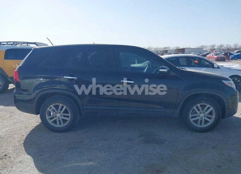 Photo 13 of 2014 Kia Sorento LX (VIN 5XYKT3A63EG421961)