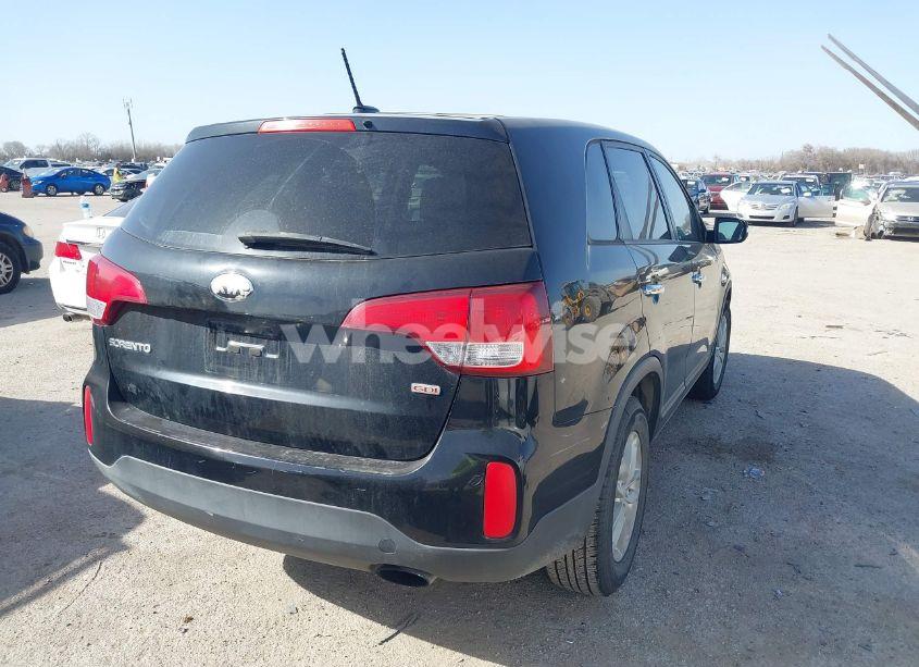 Photo 4 of 2014 Kia Sorento LX (VIN 5XYKT3A63EG421961)