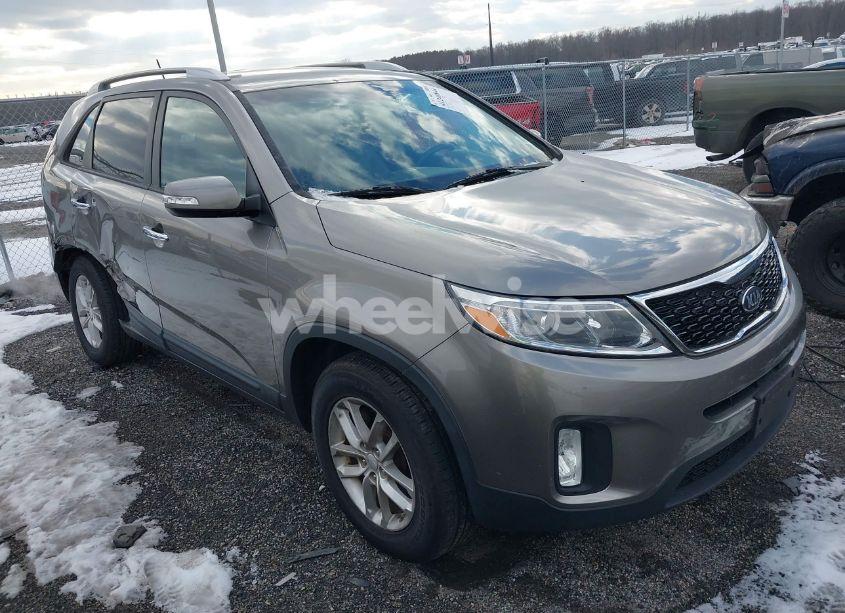 2014 Kia Sorento LX (VIN 5XYKT3A63EG478385) main photo