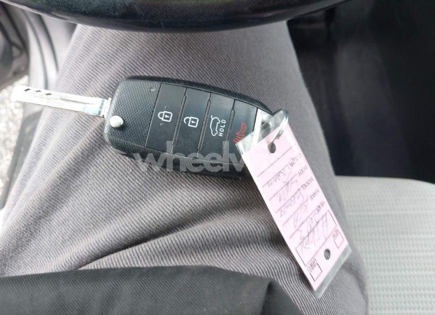 Photo 11 of 2014 Kia Sorento LX (VIN 5XYKT3A63EG478385)