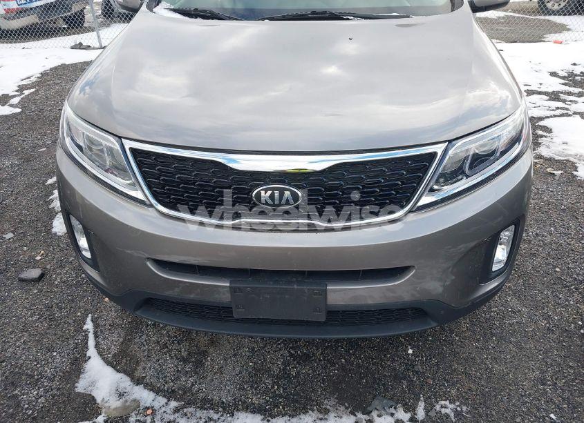 Photo 12 of 2014 Kia Sorento LX (VIN 5XYKT3A63EG478385)