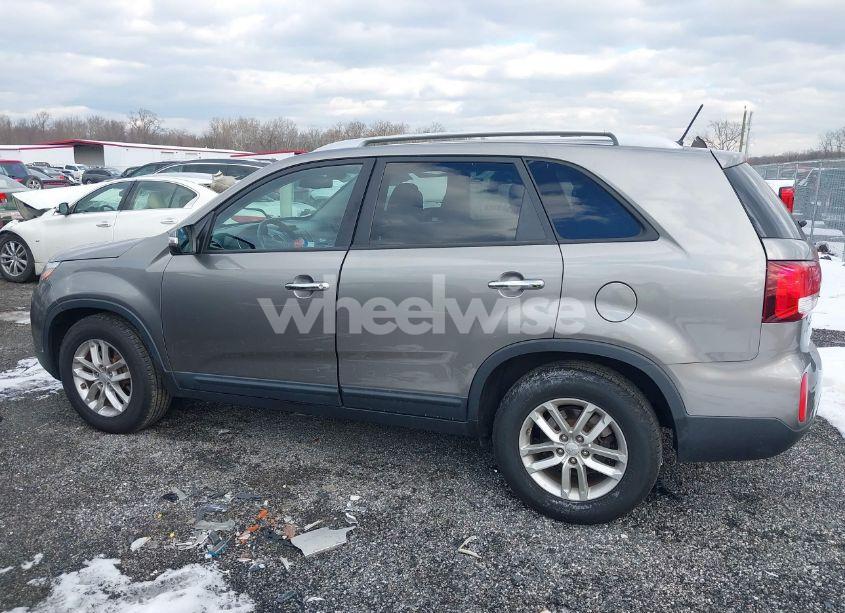 Photo 14 of 2014 Kia Sorento LX (VIN 5XYKT3A63EG478385)