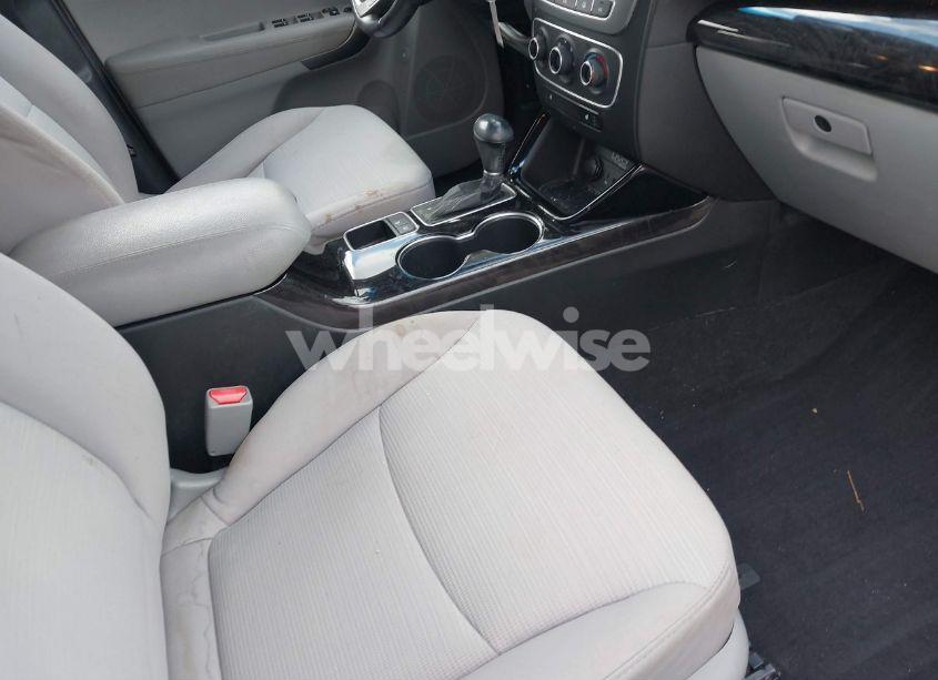 Photo 5 of 2014 Kia Sorento LX (VIN 5XYKT3A63EG478385)