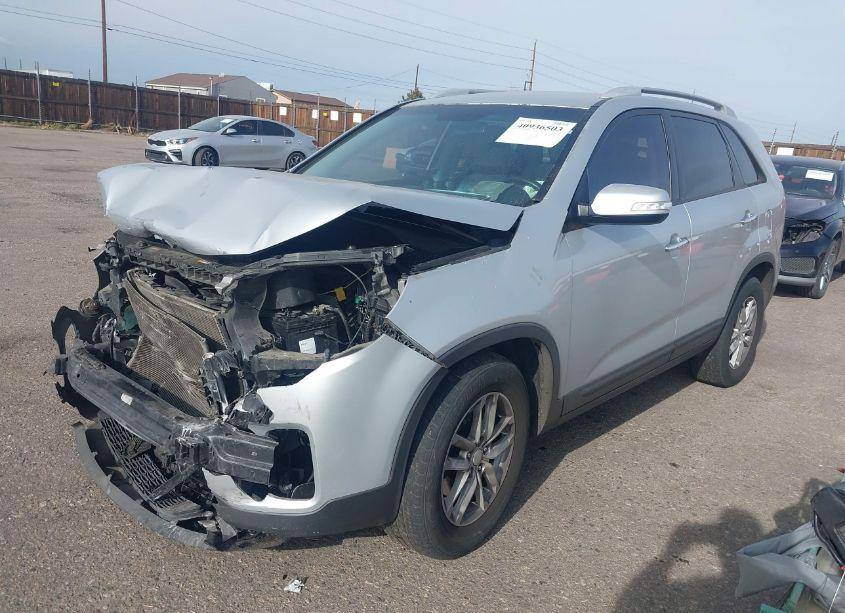 Photo 2 of 2014 Kia Sorento LX (VIN 5XYKT3A63EG484249)