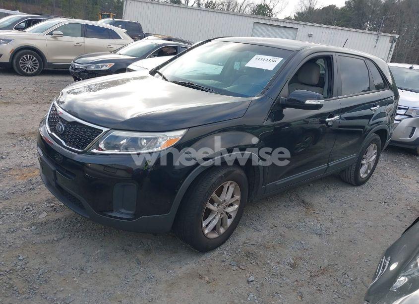 Photo 2 of 2014 Kia Sorento LX (VIN 5XYKT3A63EG485112)