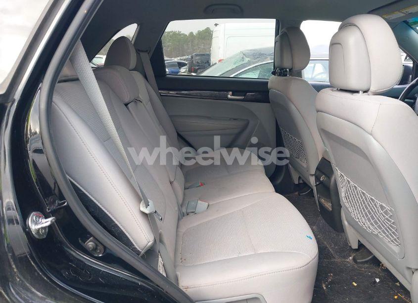 Photo 8 of 2014 Kia Sorento LX (VIN 5XYKT3A63EG485112)