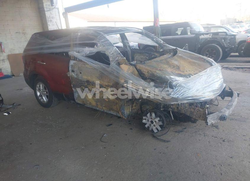 2014 Kia Sorento LX (VIN 5XYKT3A63EG486292) main photo