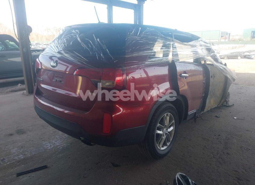 Photo 4 of 2014 Kia Sorento LX (VIN 5XYKT3A63EG486292)