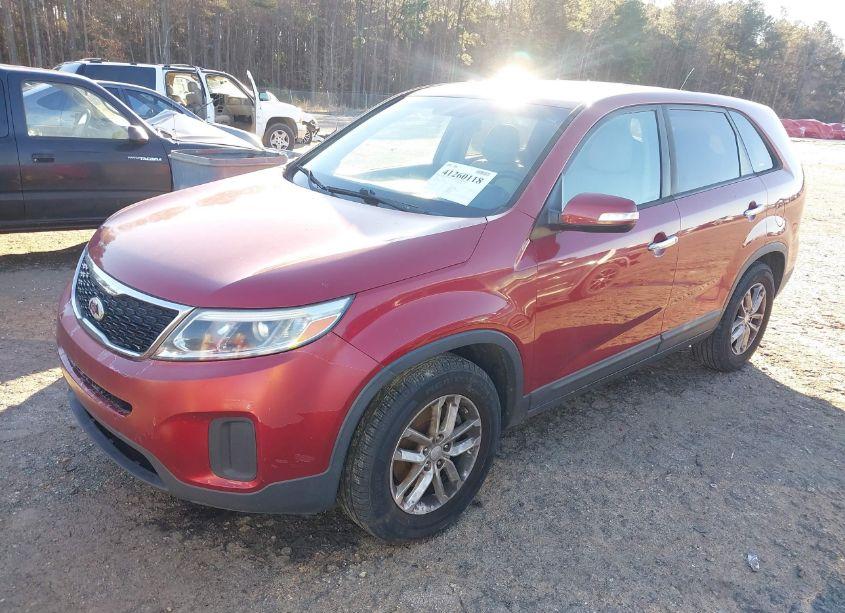 Photo 2 of 2014 Kia Sorento LX (VIN 5XYKT3A63EG518254)