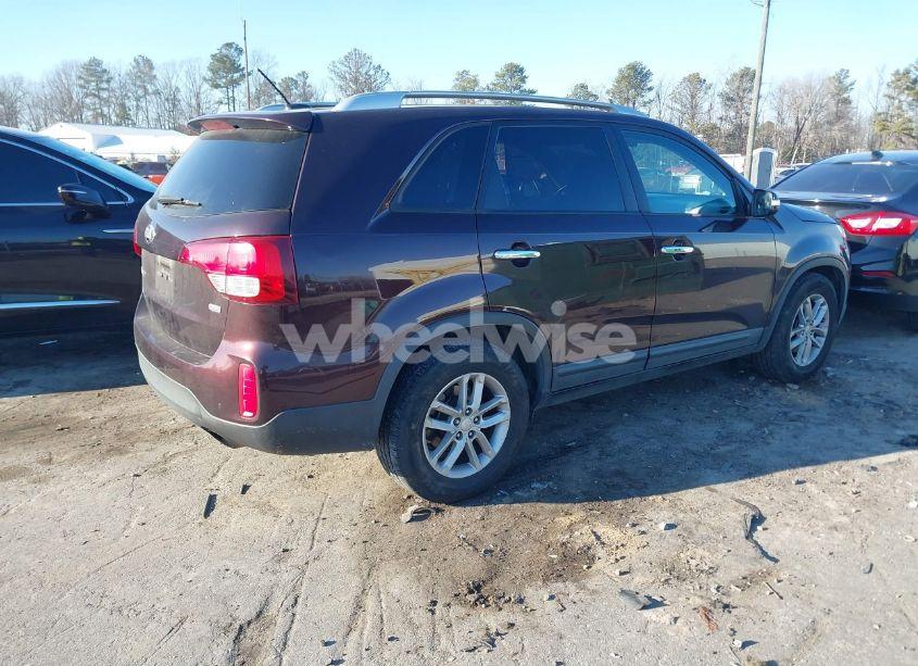 Photo 4 of 2014 Kia Sorento LX (VIN 5XYKT3A63EG538116)