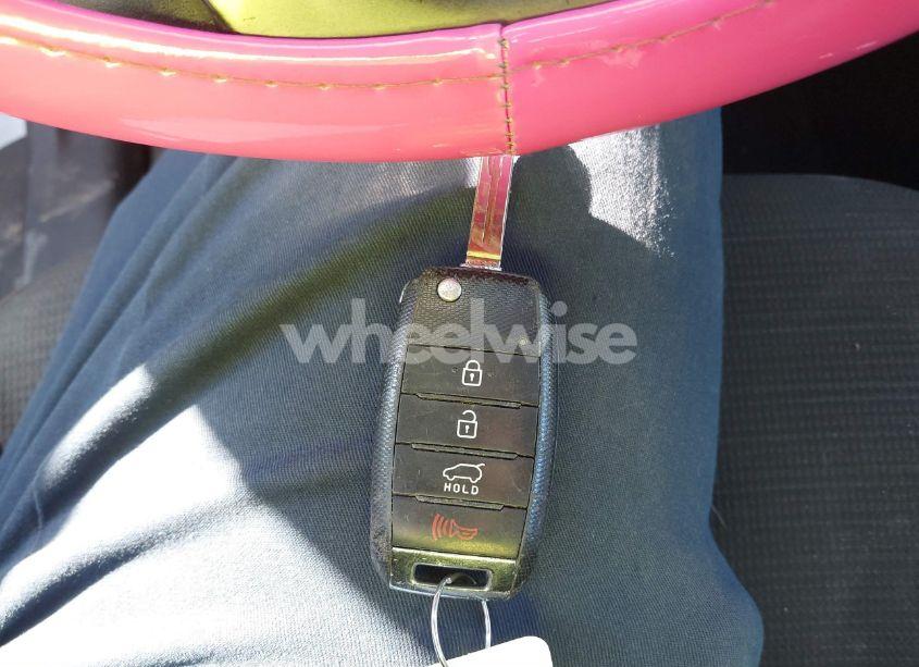 Photo 11 of 2015 Kia Sorento LX (VIN 5XYKT3A63FG551613)