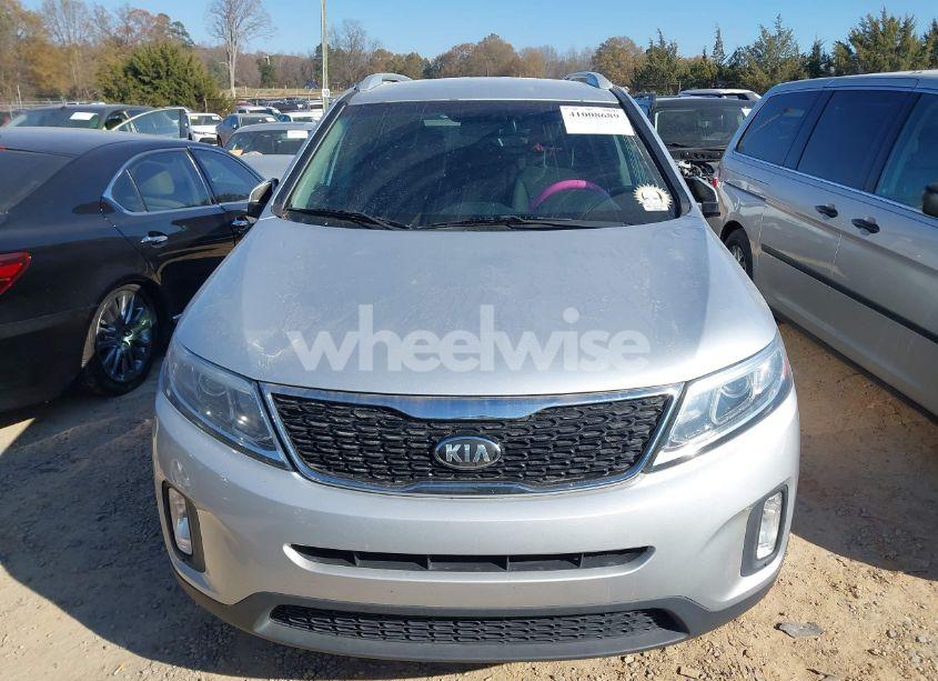 Photo 12 of 2015 Kia Sorento LX (VIN 5XYKT3A63FG551613)