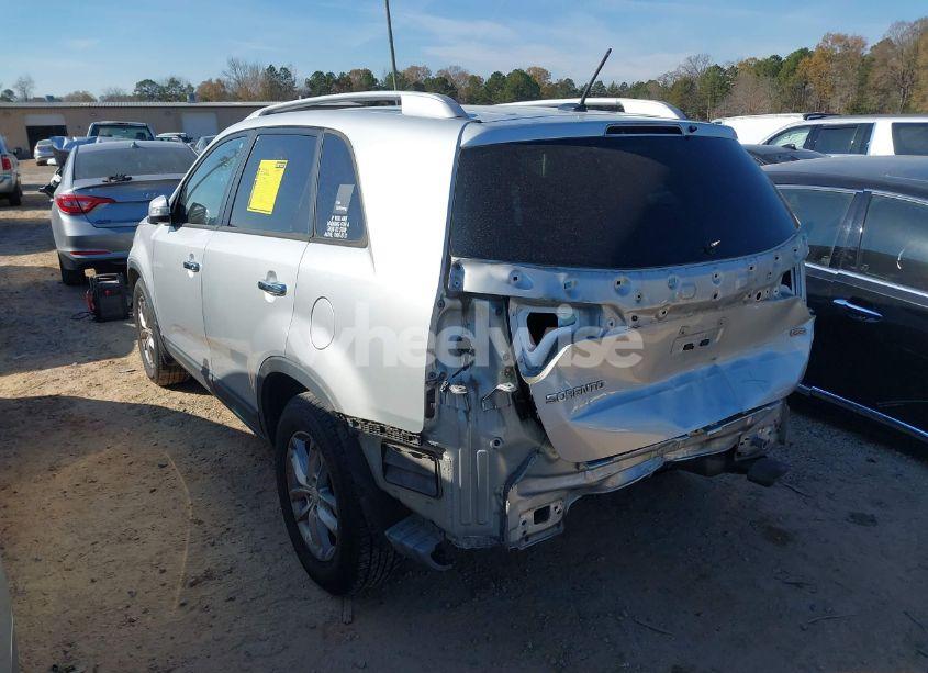 Photo 3 of 2015 Kia Sorento LX (VIN 5XYKT3A63FG551613)