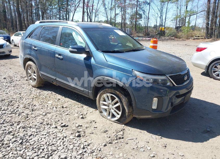 2015 Kia Sorento LX (VIN 5XYKT3A63FG580948) main photo
