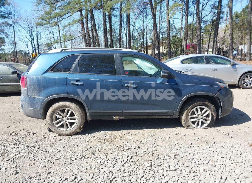 Photo 13 of 2015 Kia Sorento LX (VIN 5XYKT3A63FG580948)