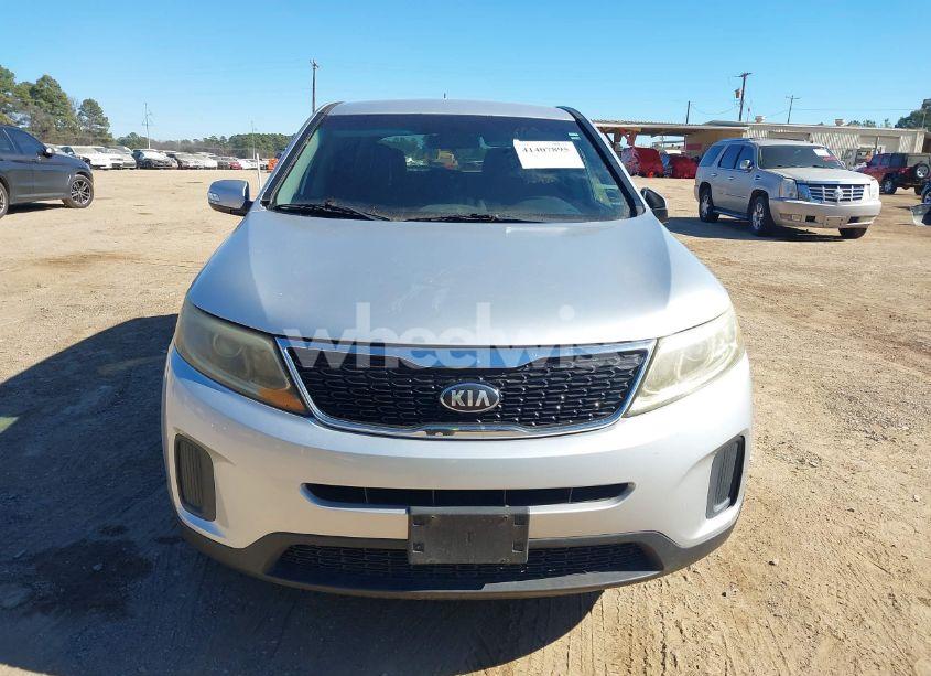 Photo 13 of 2015 Kia Sorento LX (VIN 5XYKT3A63FG595644)