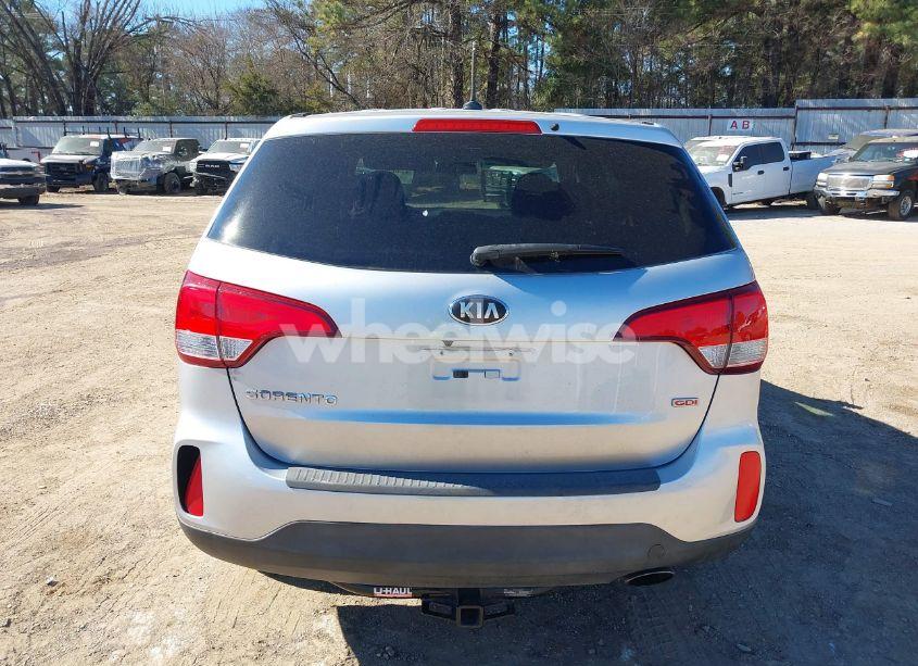Photo 17 of 2015 Kia Sorento LX (VIN 5XYKT3A63FG595644)