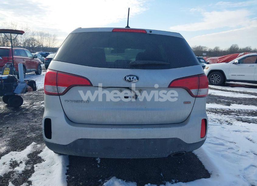 Photo 16 of 2015 Kia Sorento LX (VIN 5XYKT3A63FG602141)