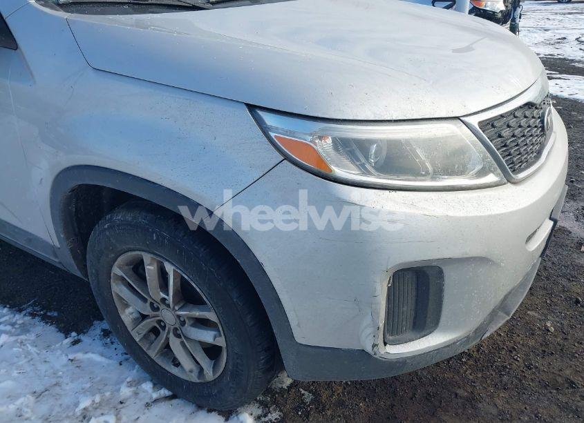 Photo 17 of 2015 Kia Sorento LX (VIN 5XYKT3A63FG602141)