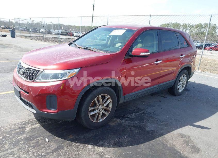 Photo 2 of 2015 Kia Sorento LX (VIN 5XYKT3A63FG602267)