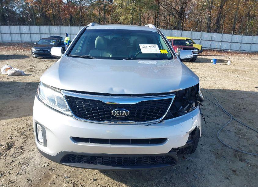 Photo 13 of 2015 Kia Sorento LX (VIN 5XYKT3A63FG630201)