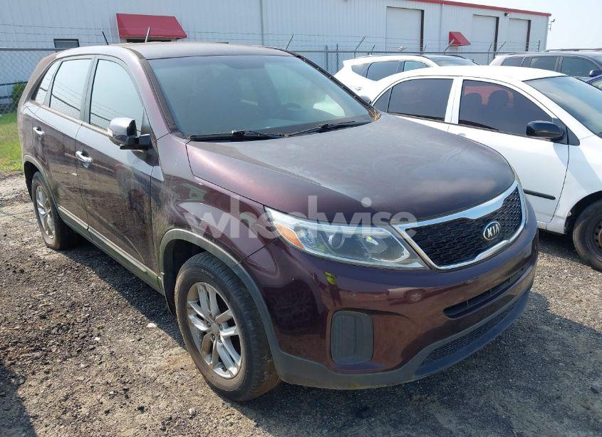 2015 Kia Sorento LX (VIN 5XYKT3A63FG630635) main photo
