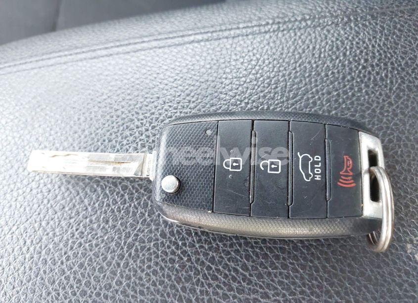 Photo 11 of 2015 Kia Sorento LX (VIN 5XYKT3A63FG630635)