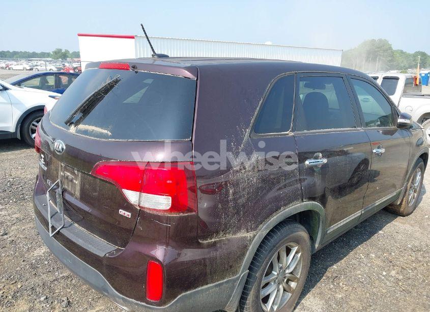 Photo 17 of 2015 Kia Sorento LX (VIN 5XYKT3A63FG630635)