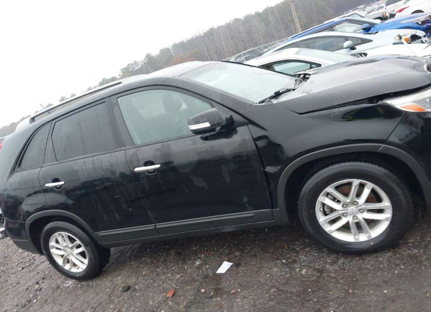 Photo 13 of 2015 Kia Sorento LX (VIN 5XYKT3A63FG634894)