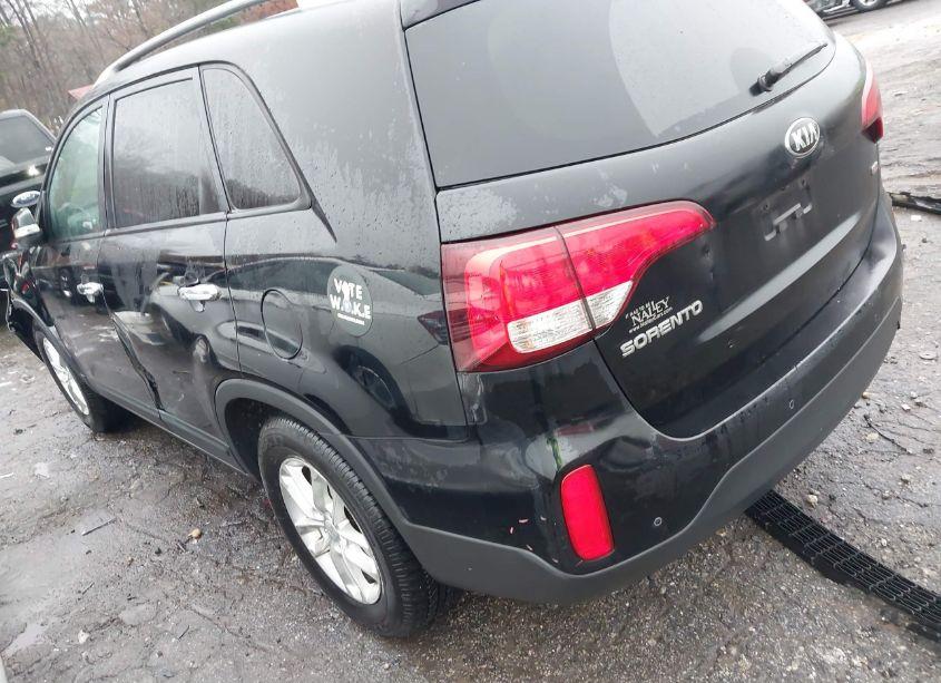 Photo 3 of 2015 Kia Sorento LX (VIN 5XYKT3A63FG634894)