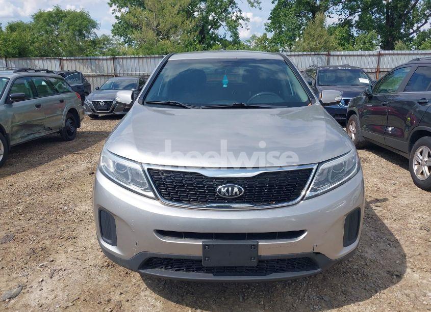 Photo 12 of 2015 Kia Sorento LX (VIN 5XYKT3A63FG661836)