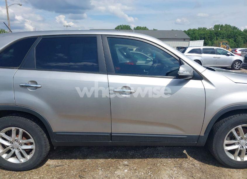 Photo 13 of 2015 Kia Sorento LX (VIN 5XYKT3A63FG661836)