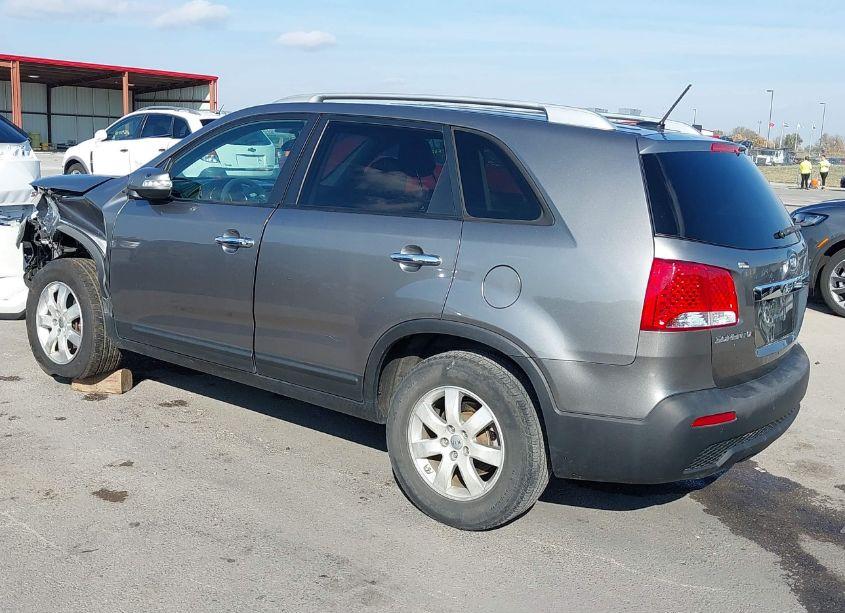Photo 3 of 2012 Kia Sorento LX (VIN 5XYKT3A64CG213309)