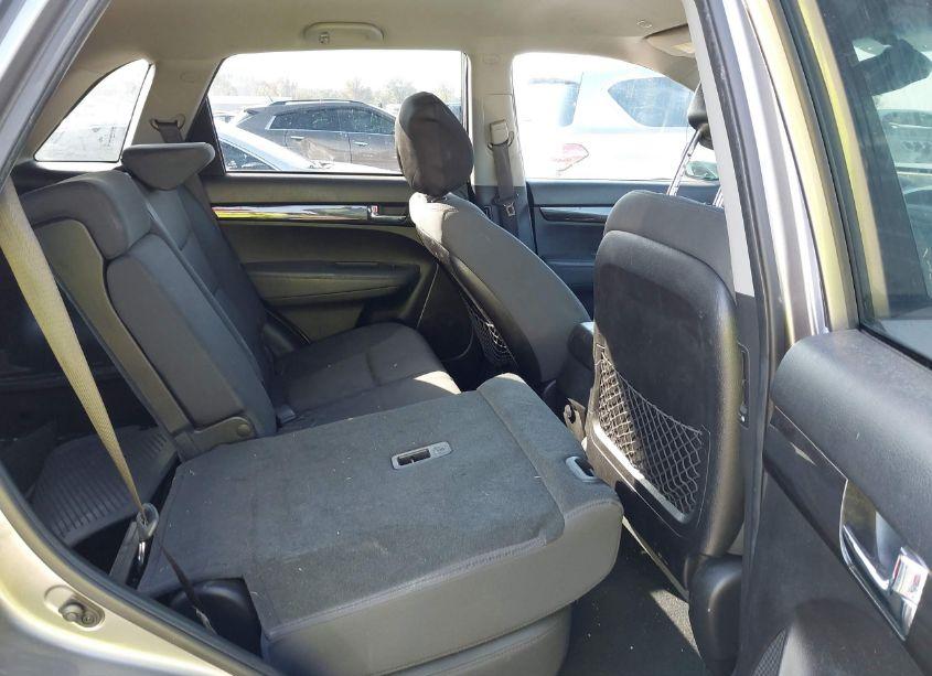 Photo 8 of 2012 Kia Sorento LX (VIN 5XYKT3A64CG213309)