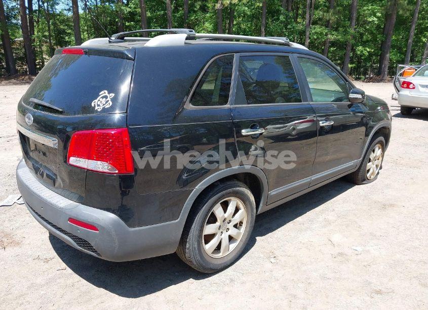 Photo 4 of 2012 Kia Sorento LX (VIN 5XYKT3A64CG298779)