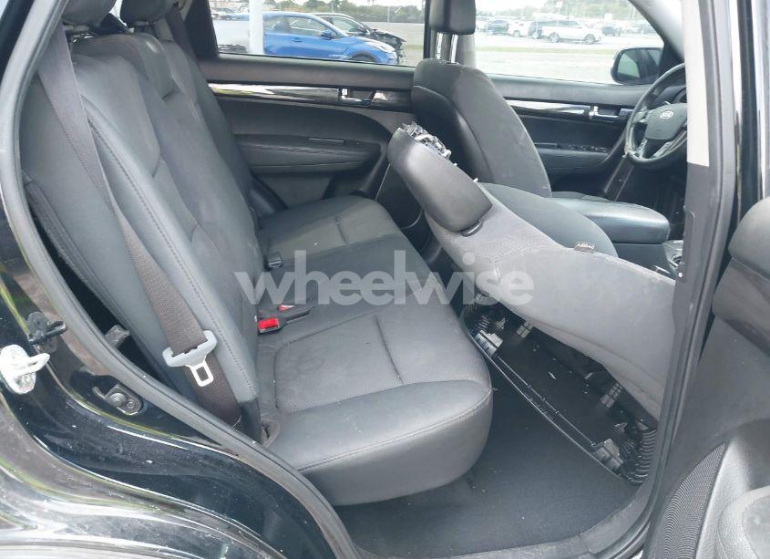 Photo 8 of 2012 Kia Sorento LX (VIN 5XYKT3A64CG305925)