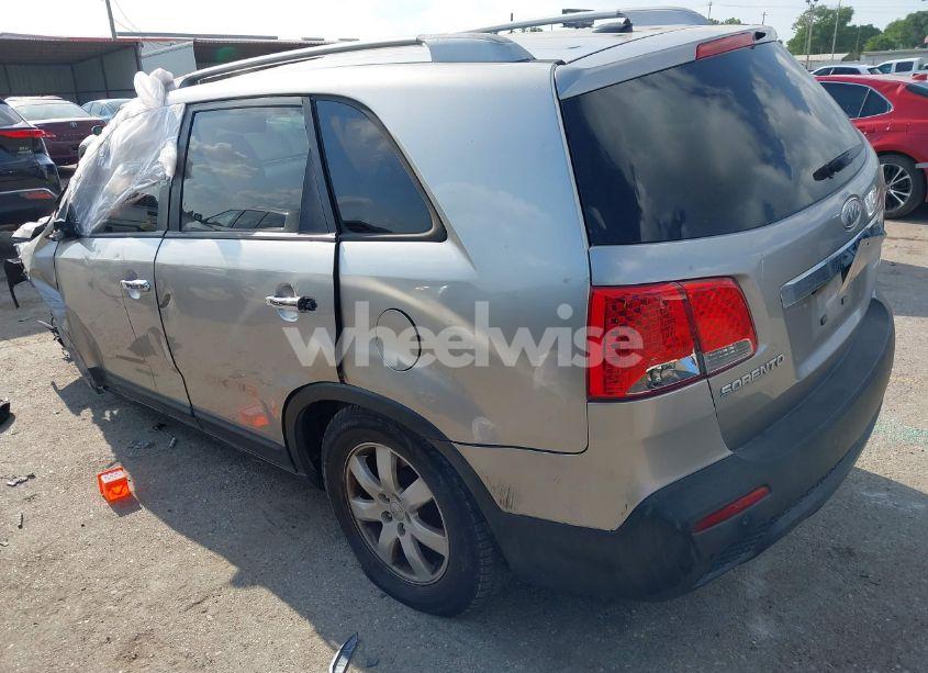 Photo 3 of 2012 Kia Sorento LX (VIN 5XYKT3A64CG306170)
