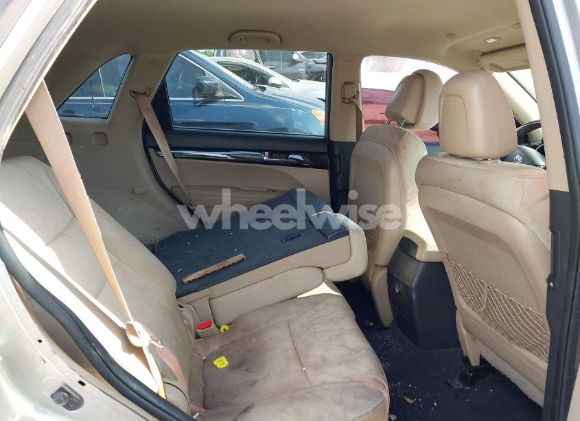 Photo 8 of 2012 Kia Sorento LX (VIN 5XYKT3A64CG306170)