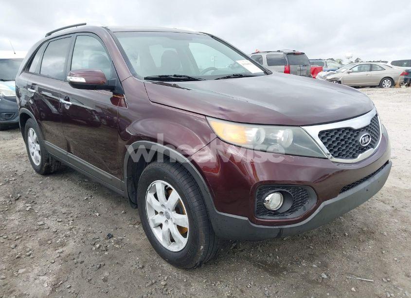 2013 Kia Sorento LX (VIN 5XYKT3A64DG341941) main photo