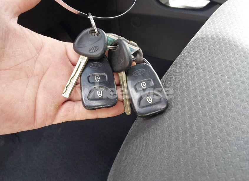 Photo 11 of 2013 Kia Sorento LX (VIN 5XYKT3A64DG341941)