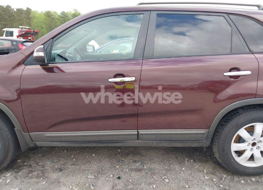 Photo 14 of 2013 Kia Sorento LX (VIN 5XYKT3A64DG341941)