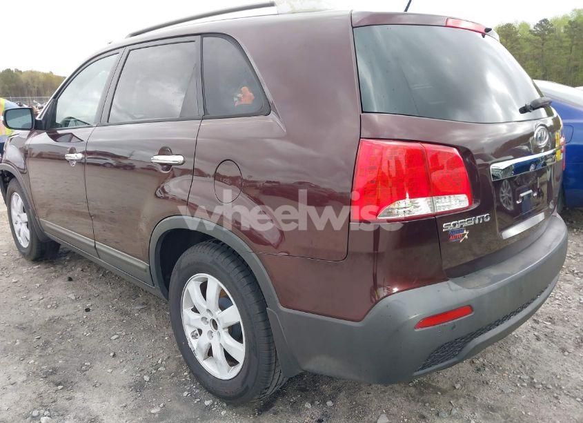 Photo 3 of 2013 Kia Sorento LX (VIN 5XYKT3A64DG341941)