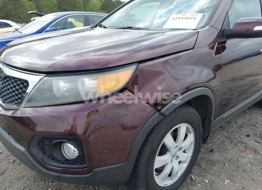 Photo 6 of 2013 Kia Sorento LX (VIN 5XYKT3A64DG341941)