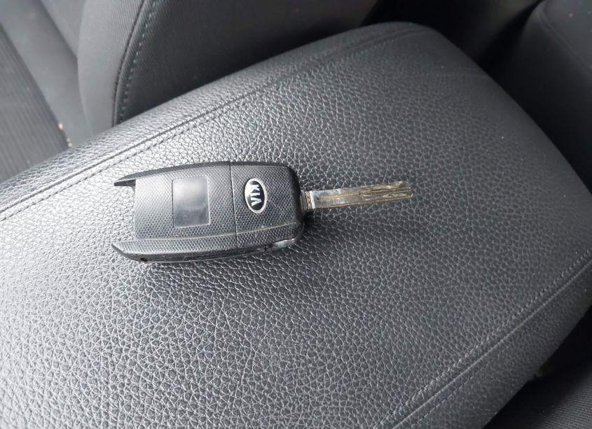 Photo 11 of 2014 Kia Sorento LX (VIN 5XYKT3A64EG448330)